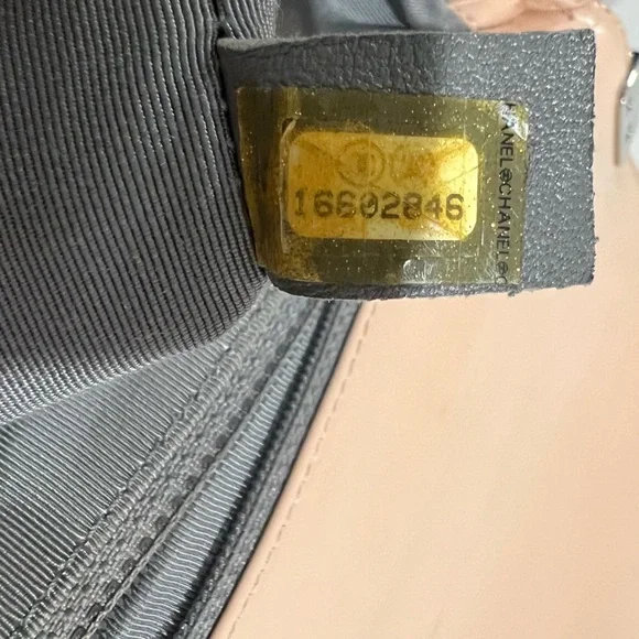 CHANEL GLAZED CALFSKIN JUMBO BOY BAG - VINTAGE - Picture 15 of 15